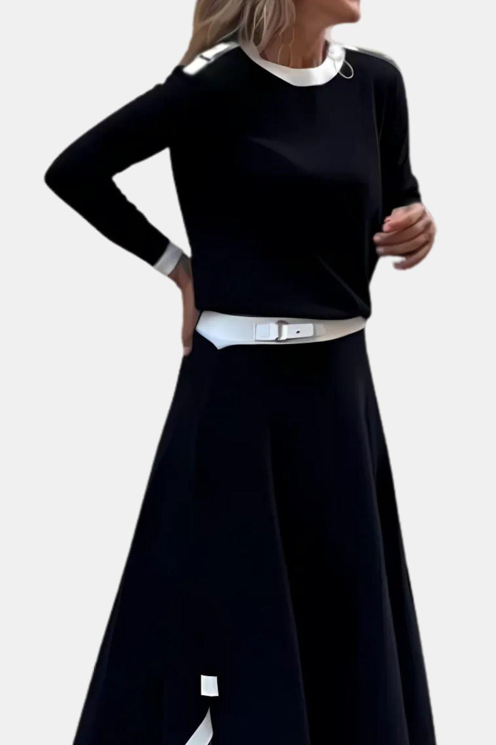 Contrast Round Neck Sweater for Women